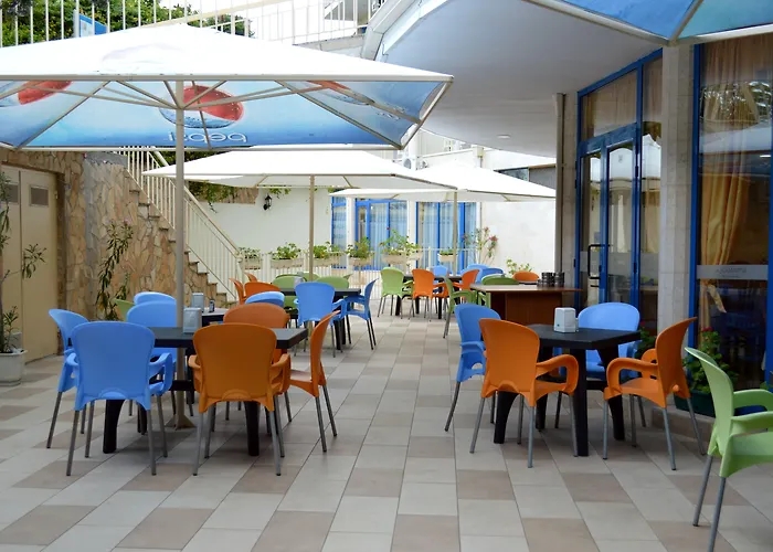 Отель Aquamarine 4*