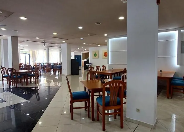 Отель Aquamarine 4*