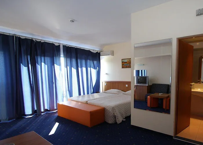 Aquamarine Отель