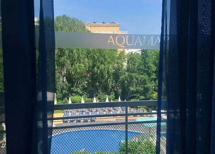 Отель Aquamarine Солнечный берег